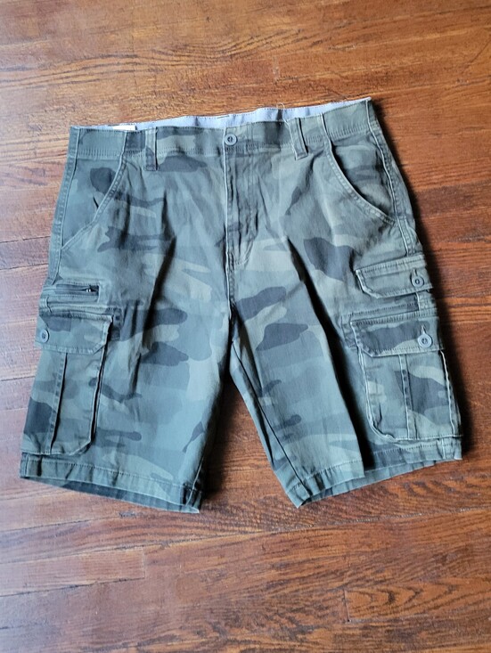 Iron Co. Other - IRON CO. Men's Green Camo Cargo Shorts Pockets Casual Workwear Size 36